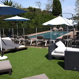 Cayrons & St Paul De Hotel